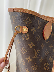 Louis Vuitton Neverfull MM (2 фото из 8)