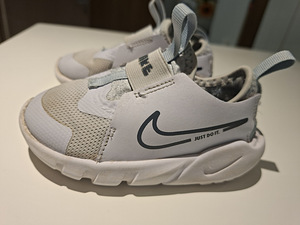 Кроссовки Nike (1 фото из 3)