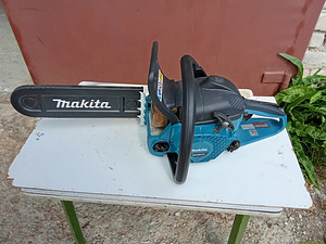 Бензопила Makita (3 фото из 3)
