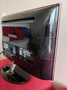 SAMSUNG SYNCMASTER P2470HD (3 фото из 3)