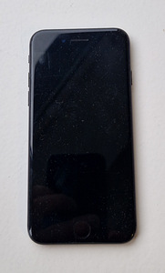 iPhone / (1 foto / 2)