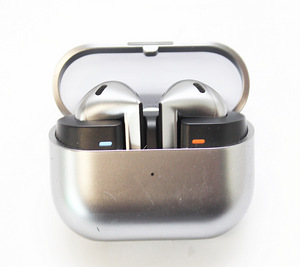 Наушники Samsung Galaxy Buds3 Pro Blade Lights (2 фото из 3)