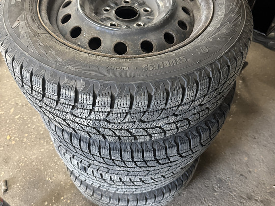 Toyo 205/60/16 Lamellrehvid 5x114,3 velgedega