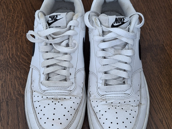 Кроссовки Nike р. 41, внутри подкладка вся целая.