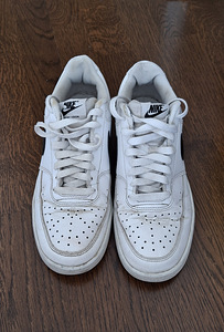 Кроссовки Nike р. 41, внутри подкладка вся целая. (1 фото из 5)