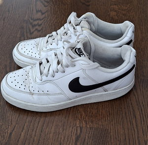 Кроссовки Nike р. 41, внутри подкладка вся целая. (4 фото из 5)