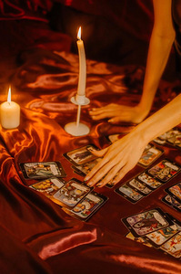 Tarot • Saatuse maatriks • Individuaalkonsultatsioonid (1 foto / 6)