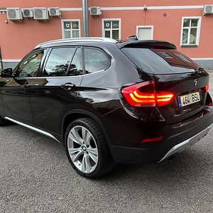 BMW X1 xDrive 18d (2 foto / 15)