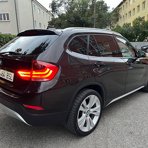 BMW X1 xDrive 18d (4 foto / 15)