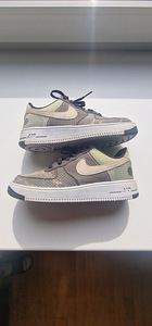 Мало ношенные чистые, целые кроссовки Nike Air Force, р. 40, (1 фото из 5)