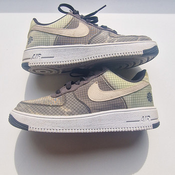Мало ношенные чистые, целые кроссовки Nike Air Force, р. 40,