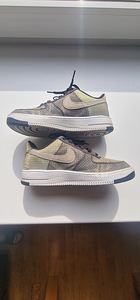 Мало ношенные чистые, целые кроссовки Nike Air Force, р. 40, (2 фото из 5)