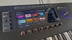 Native Instruments Kontrol S61 MK3 (4 foto / 6)
