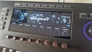 Native Instruments Kontrol S61 MK3 (5 foto / 6)