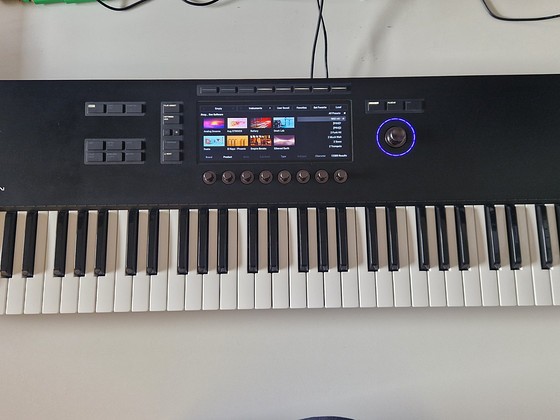Native Instruments Kontrol S61 MK3