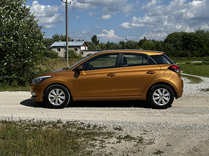 Hyundai i20 (4 foto / 13)