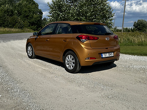Hyundai i20 (6 foto / 13)