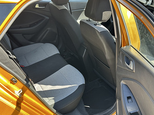 Hyundai i20 (9 foto / 13)