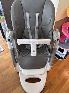 Peg Perego Стульчик для кормления Tatamia (4 фото из 4)