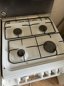 Газовая плита с духовкой Indesit, 4-конфорочная (2 фото из 3)