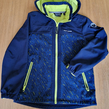 Влаго- и ветрозащитная softshell-куртка Icepeak, р.140, в хорошем состоянии