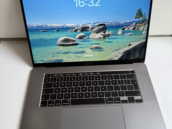 MacBook Pro 16 2019 i7 16/512GB