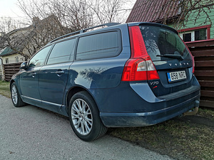Volvo V70 2008 (4 foto / 9)