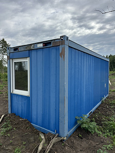 Продаётся бытовка/контейнер с дверью и 3 окнами (1 фото из 10)