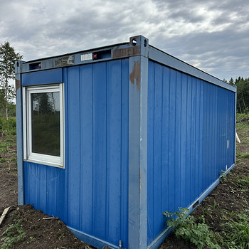Продаётся бытовка/контейнер с дверью и 3 окнами