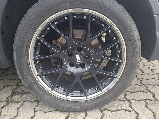 21" BBS veljed koos 275/45 ZR21 suverehvidega