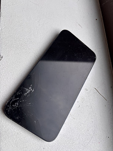 iPhone 13 pro (2 foto / 4)
