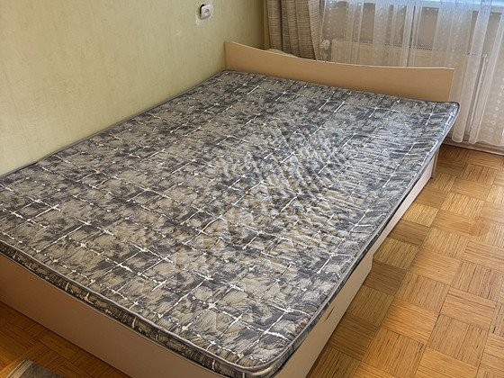 Кровать для спальни