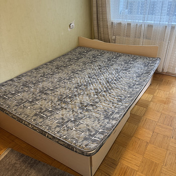 Кровать для спальни