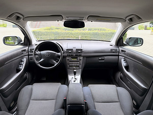 TOYOTA AVENSIS / FACELIFT / AUTOMAAT / ÜV 03.2027 (10 foto / 15)