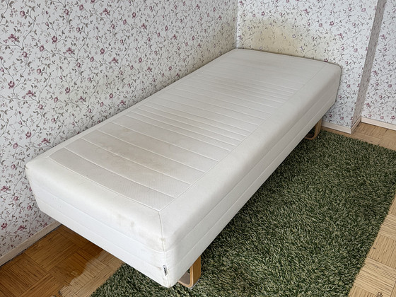 Кровать