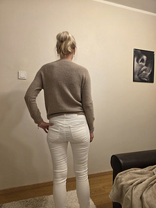 Свитер (3 фото из 4)