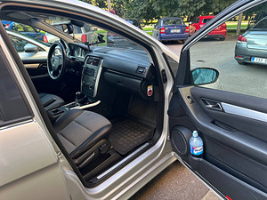 Mercedes-Benz B180 (8 фото из 9)