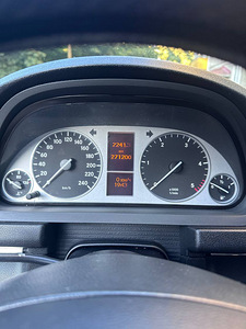 Mercedes-Benz B180 (9 фото из 9)