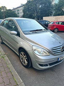 Mercedes-Benz B180 (1 фото из 9)