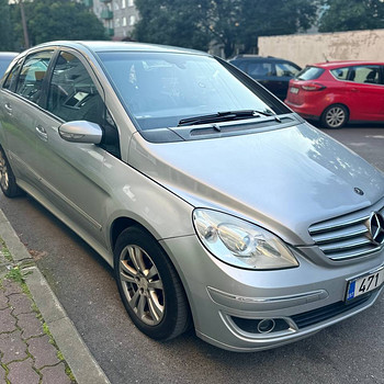 Mercedes-Benz B180