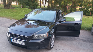 Продам автомобиль (1 фото из 2)