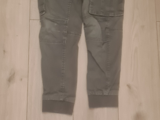 Hallikasrohelised H&M püksid