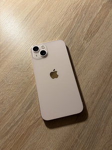 iPhone 13 (1 foto / 3)