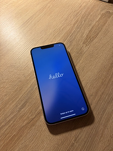iPhone 13 (2 foto / 3)