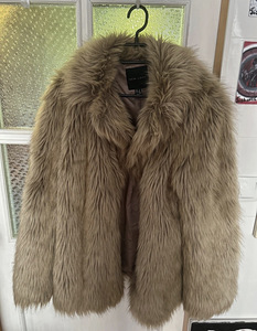 VINTAGE FAUX FUR COAT (1 foto / 3)