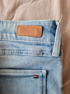 Джинсы Tommy Hilfiger (2 фото из 4)
