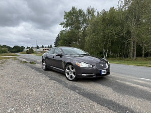 Jaguar XF 4.2 Supercharged V8 (3 фото из 13)