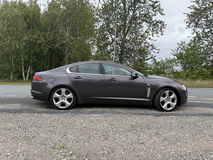 Jaguar XF 4.2 Supercharged V8 (4 фото из 13)