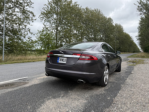 Jaguar XF 4.2 Supercharged V8 (5 фото из 13)