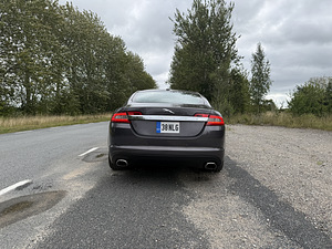Jaguar XF 4.2 Supercharged V8 (6 фото из 13)